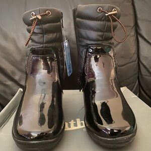 Santana Canada Waterproof Black Quilted Winter Boots Faux Fur Lined Black Patent